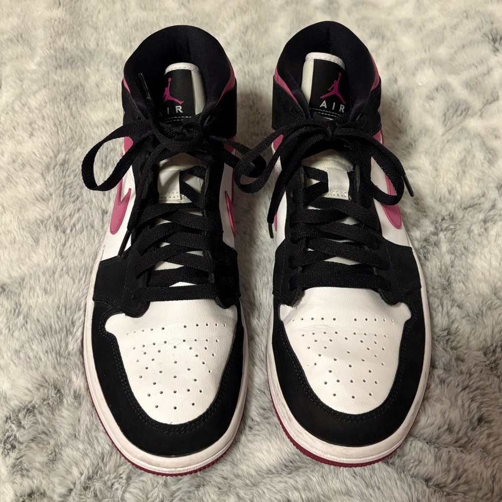 Nike Air Jordan 1 Mid Magenta Sneakers